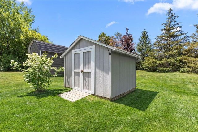 1514 Ravine Forest DRIVE, West Bend, WI 53090