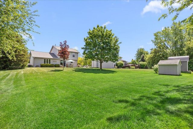 1514 Ravine Forest DRIVE, West Bend, WI 53090