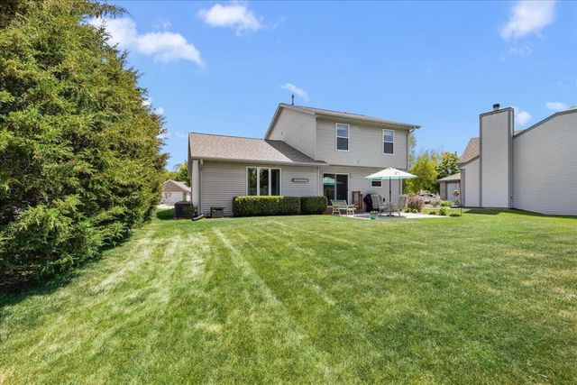 1514 Ravine Forest DRIVE, West Bend, WI 53090