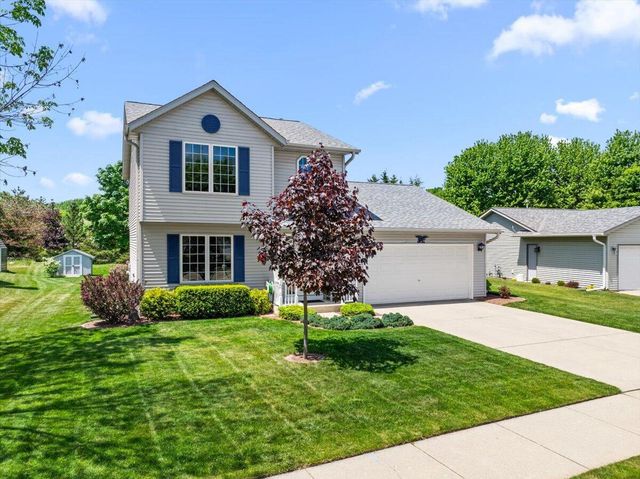 1514 Ravine Forest DRIVE, West Bend, WI 53090