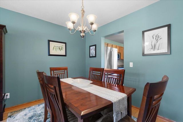 1514 Ravine Forest DRIVE, West Bend, WI 53090