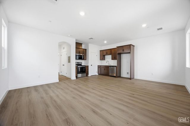 7104 Wintersweet Drive, Bakersfield, CA 93314