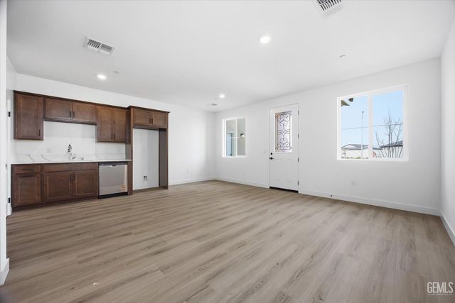 7104 Wintersweet Drive, Bakersfield, CA 93314