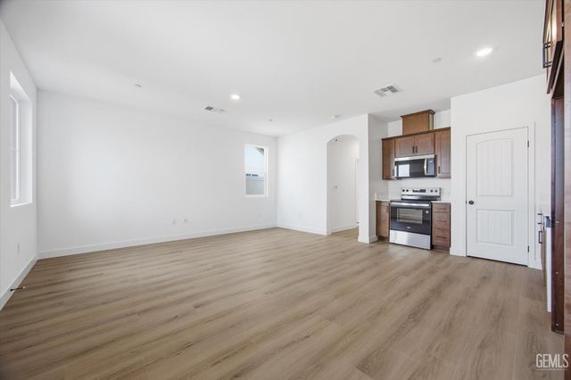 7104 Wintersweet Drive, Bakersfield, CA 93314