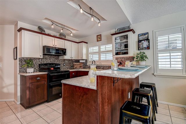 1105 CLIPPERS WAY, Tarpon Springs, FL 34689