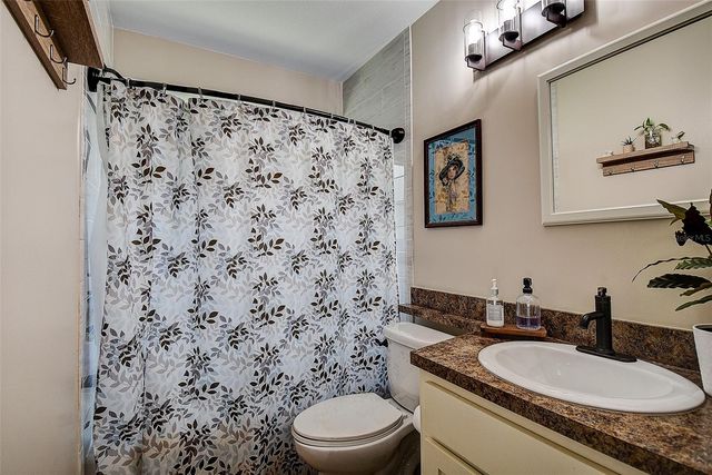 1105 CLIPPERS WAY, Tarpon Springs, FL 34689
