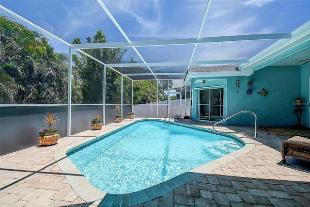 1105 CLIPPERS WAY, Tarpon Springs, FL 34689