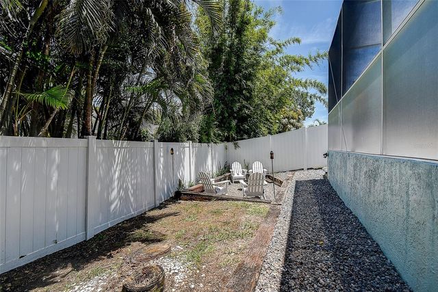 1105 CLIPPERS WAY, Tarpon Springs, FL 34689