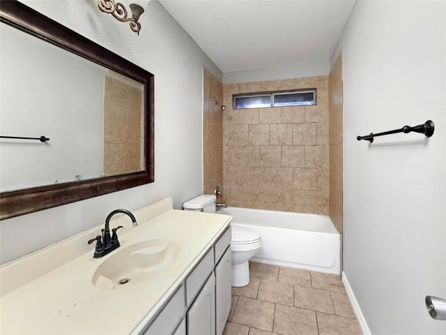 6913 Battle Creek Drive, Rowlett, TX 75089