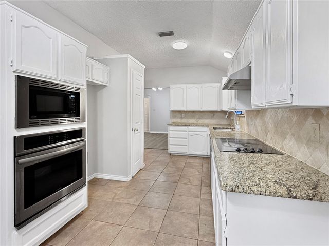 6913 Battle Creek Drive, Rowlett, TX 75089