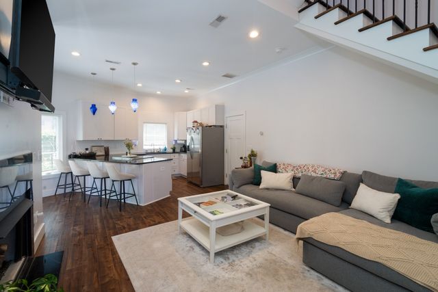 1209 Hawkins St Apt 2, Nashville, TN 37203