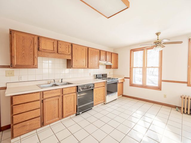 38 Crissey Avenue, Geneva, IL 60134