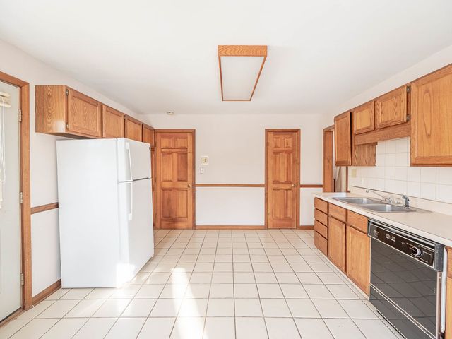 38 Crissey Avenue, Geneva, IL 60134