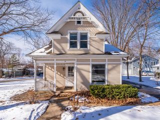 38 Crissey Avenue, Geneva, IL 60134