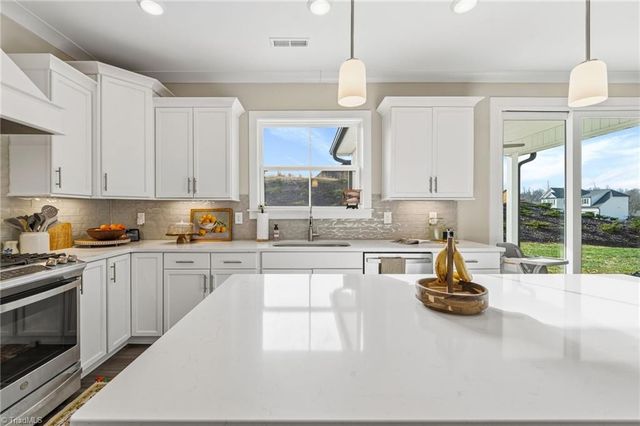 7632 Monty Drive, Kernersville, NC 27284