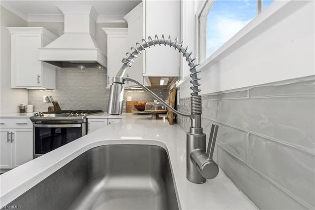 7632 Monty Drive, Kernersville, NC 27284