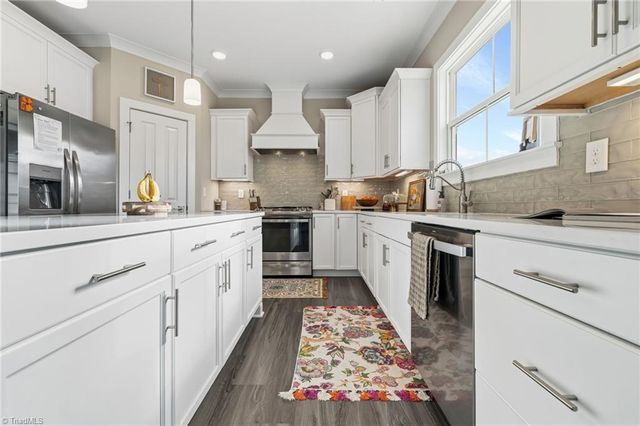 7632 Monty Drive, Kernersville, NC 27284