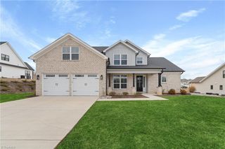 7632 Monty Drive, Kernersville, NC 27284