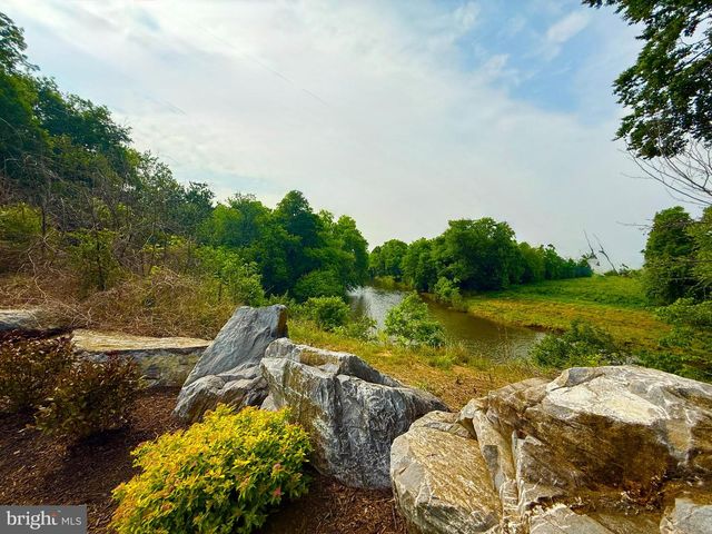 2462 FIVE SHILLINGS RD, Frederick, MD 21701