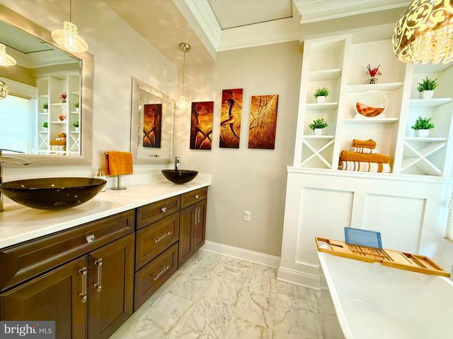 2462 FIVE SHILLINGS RD, Frederick, MD 21701