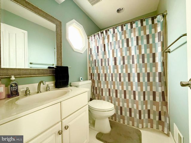 2462 FIVE SHILLINGS RD, Frederick, MD 21701