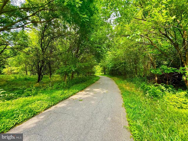 2462 FIVE SHILLINGS RD, Frederick, MD 21701