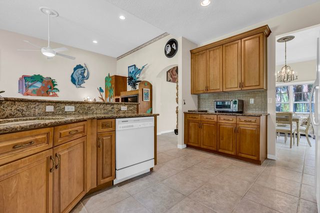 6546 NW 112th Avenue, Parkland, FL 33076
