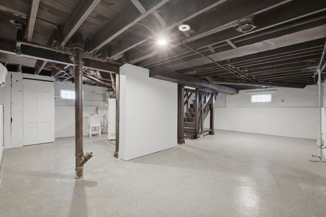 18037 Ridgewood Avenue, Lansing, IL 60438