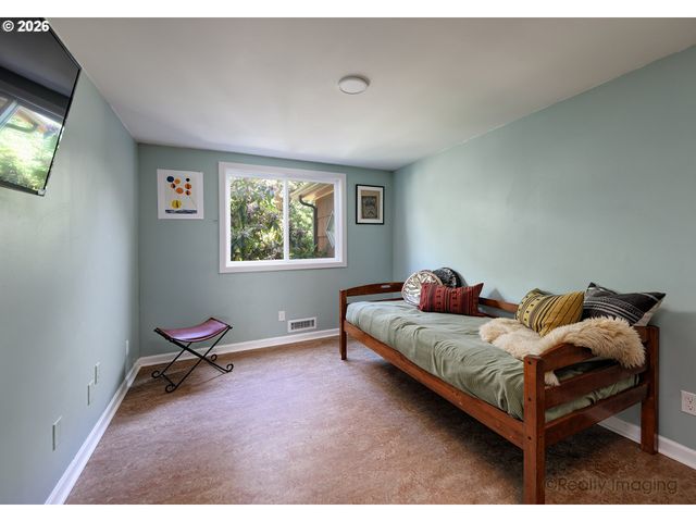 7811 Ne PRESCOTT St, Portland, OR 97218