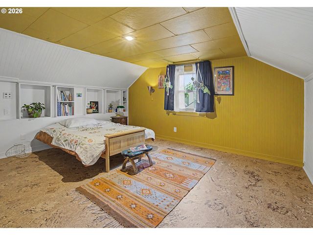 7811 Ne PRESCOTT St, Portland, OR 97218