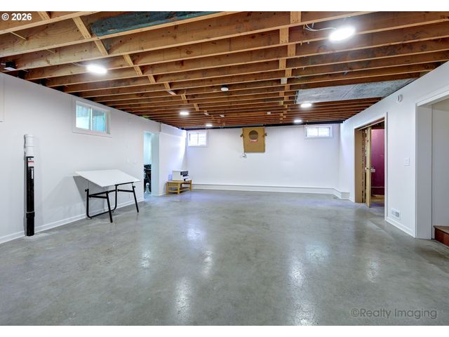 7811 Ne PRESCOTT St, Portland, OR 97218