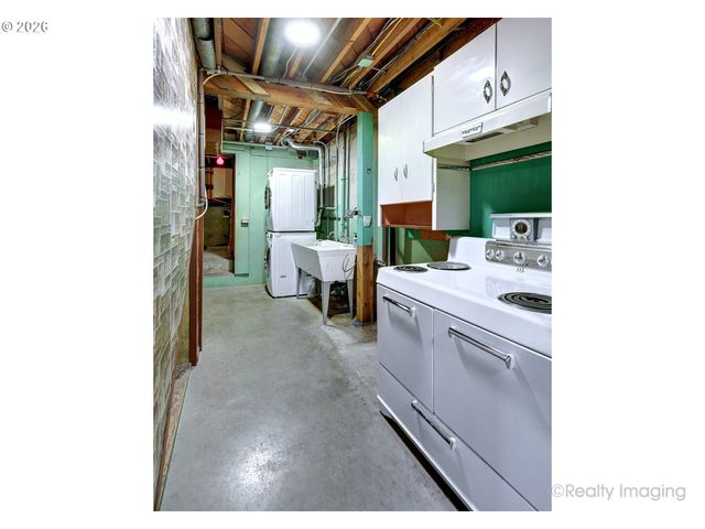 7811 Ne PRESCOTT St, Portland, OR 97218