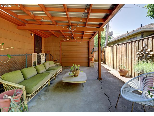 7811 Ne PRESCOTT St, Portland, OR 97218