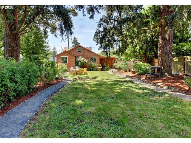 7811 Ne PRESCOTT St, Portland, OR 97218