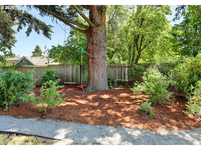 7811 Ne PRESCOTT St, Portland, OR 97218