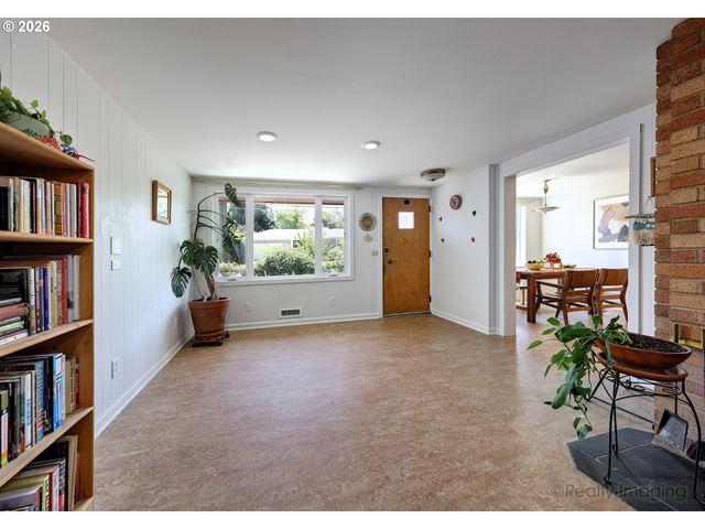 7811 Ne PRESCOTT St, Portland, OR 97218
