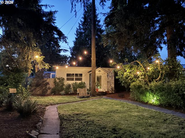 7811 Ne PRESCOTT St, Portland, OR 97218