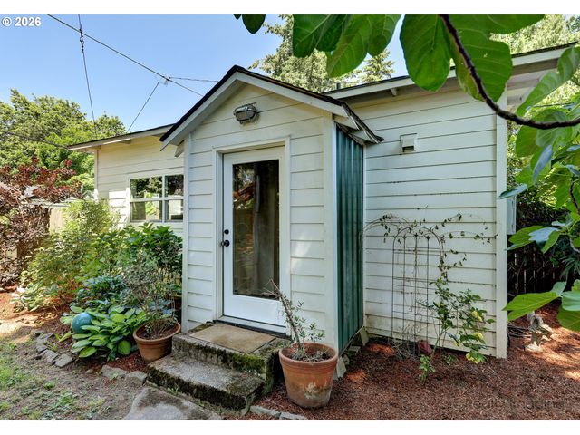 7811 Ne PRESCOTT St, Portland, OR 97218