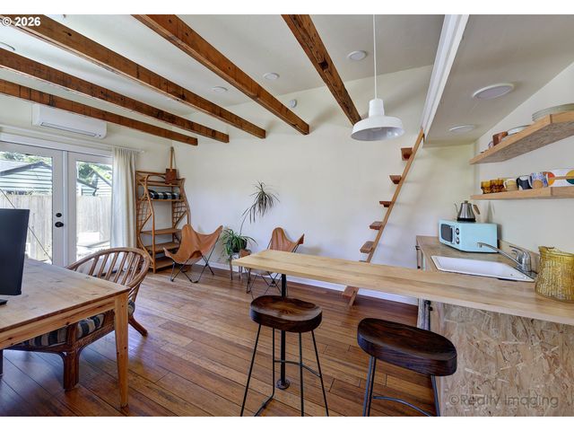 7811 Ne PRESCOTT St, Portland, OR 97218