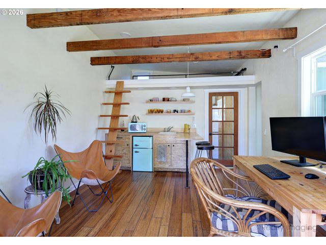 7811 Ne PRESCOTT St, Portland, OR 97218