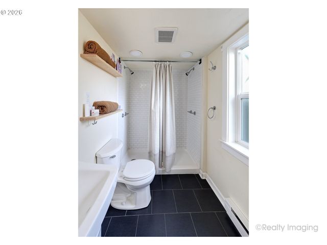 7811 Ne PRESCOTT St, Portland, OR 97218