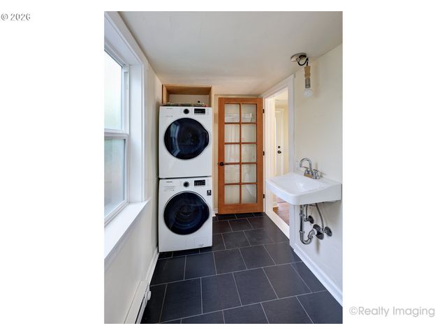 7811 Ne PRESCOTT St, Portland, OR 97218