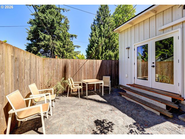 7811 Ne PRESCOTT St, Portland, OR 97218