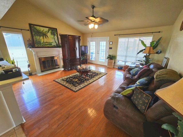 1 N Pelican Street, La Marque, TX 77568