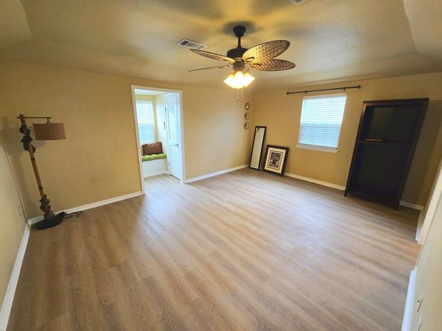 1 N Pelican Street, La Marque, TX 77568