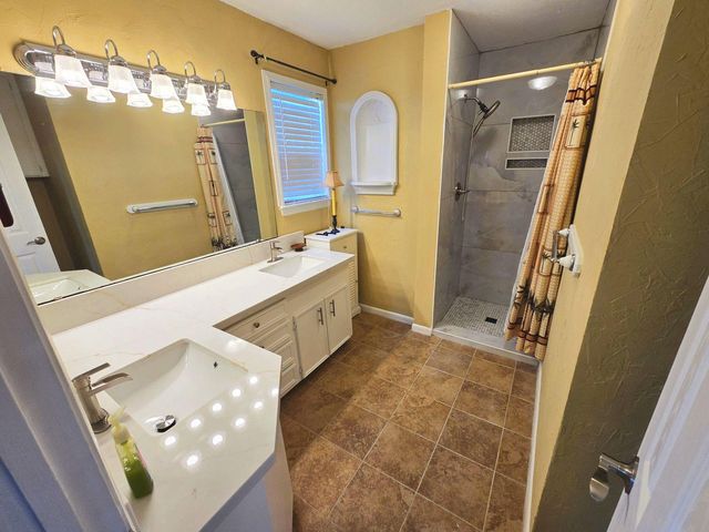 1 N Pelican Street, La Marque, TX 77568