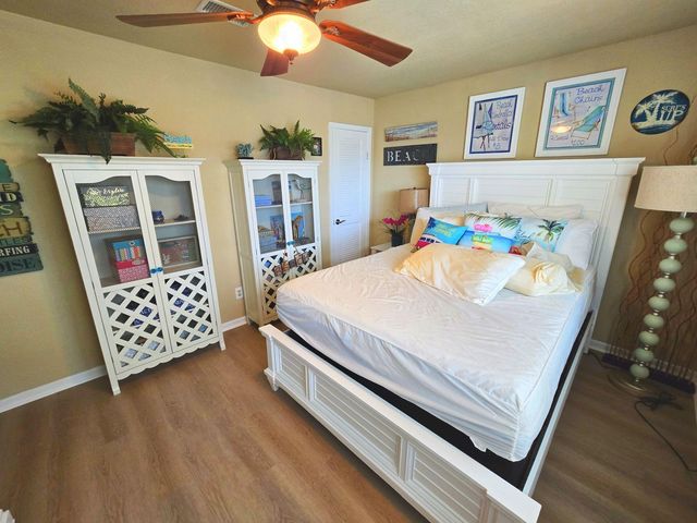 1 N Pelican Street, La Marque, TX 77568