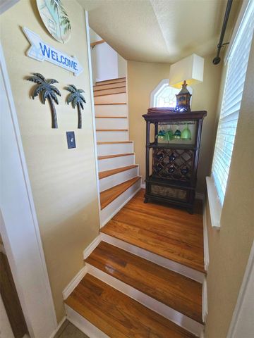 1 N Pelican Street, La Marque, TX 77568