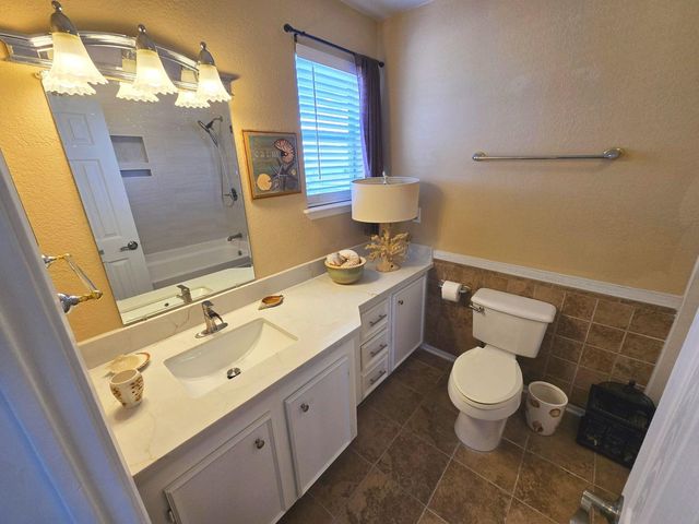 1 N Pelican Street, La Marque, TX 77568