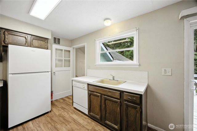 306 E SR 4, Cathlamet, WA 98612